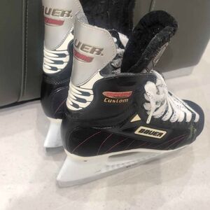 Mens Size  7d bauer supreme custom Ice Skates